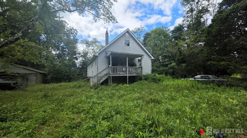 407 Matchaponix Road, Old Bridge