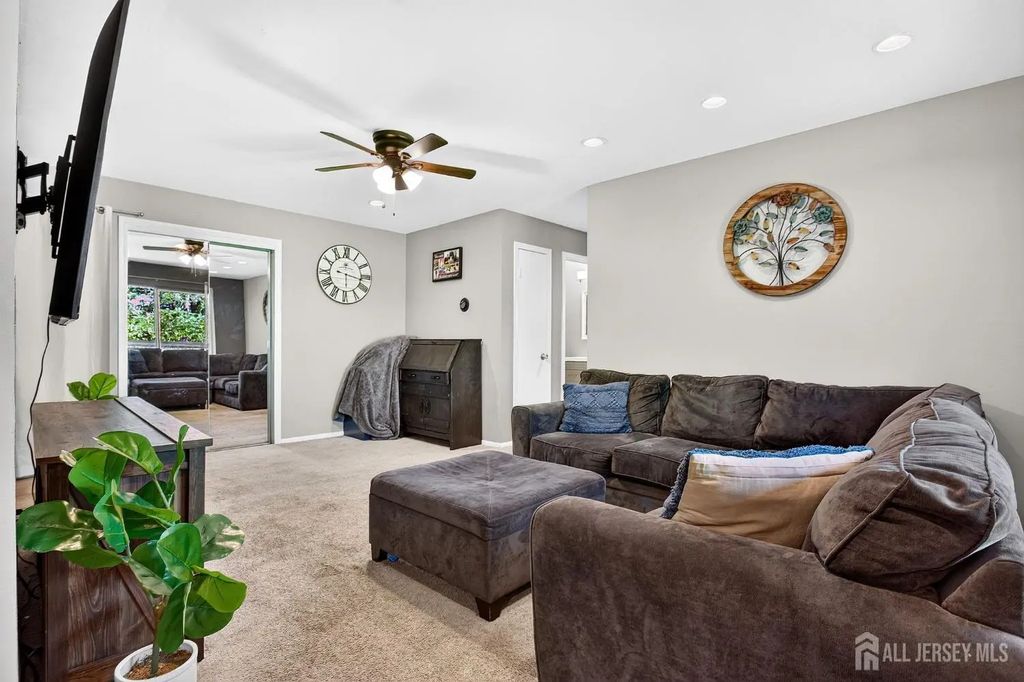 248 Alpine Way, Woodbridge Proper