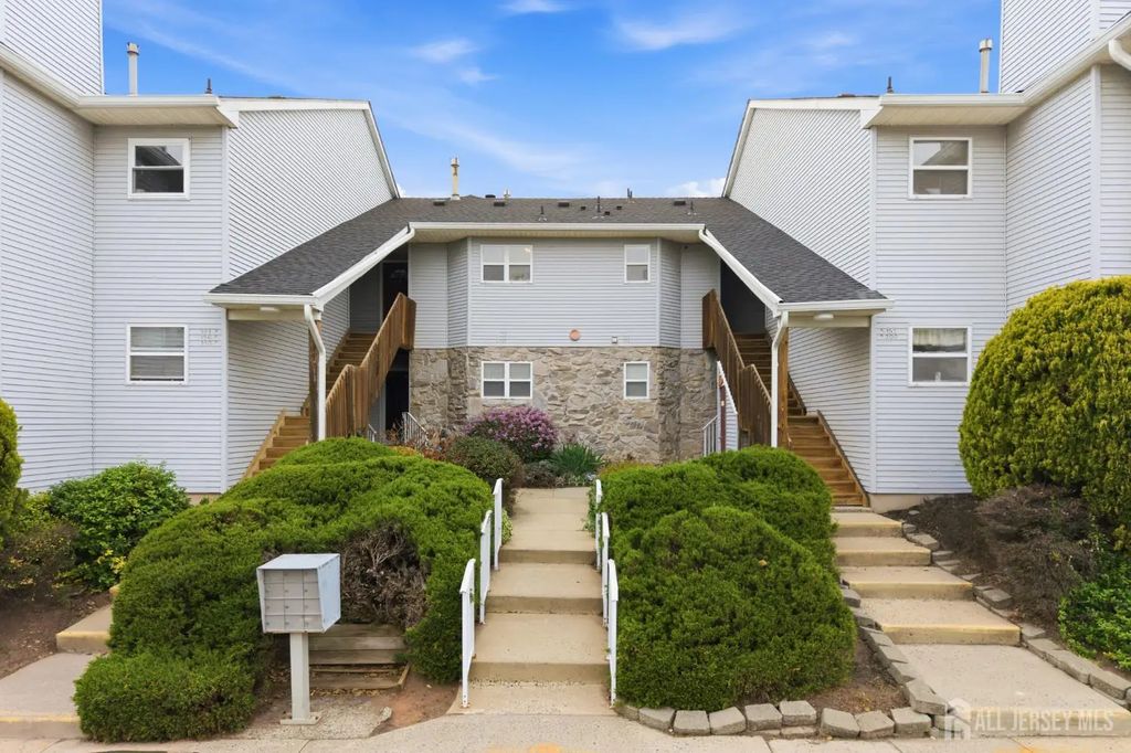 194 Bexley Lane, Piscataway