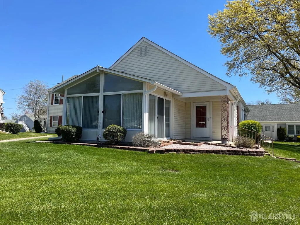 333 Newport Way, Monroe