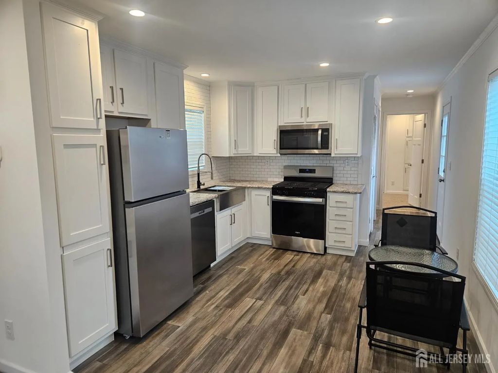 428 Kenbury Road, Branchburg
