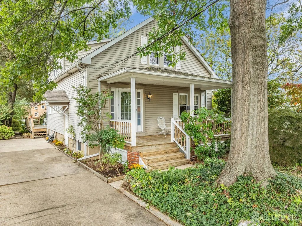 69 Corson Avenue, Hamilton