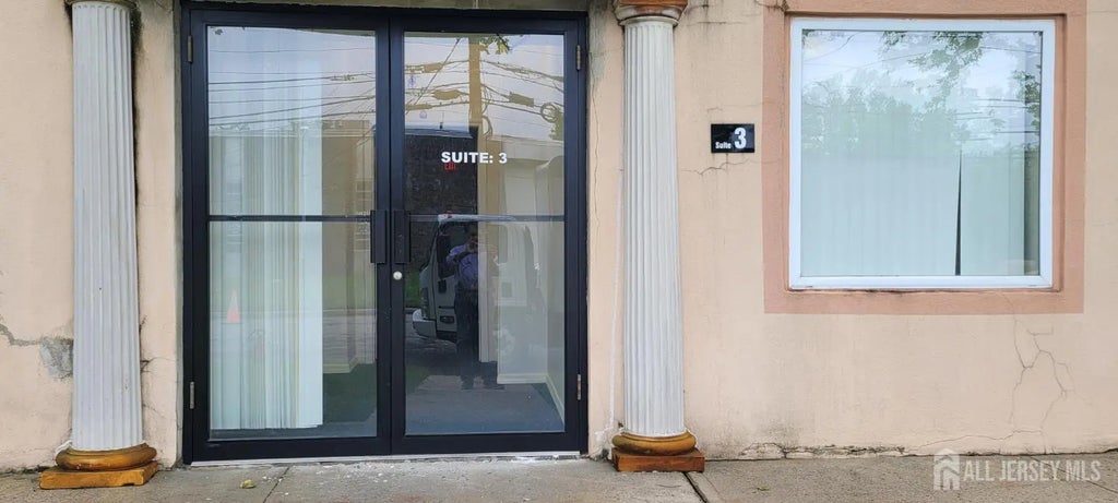 22 Meridian Road 1, Edison