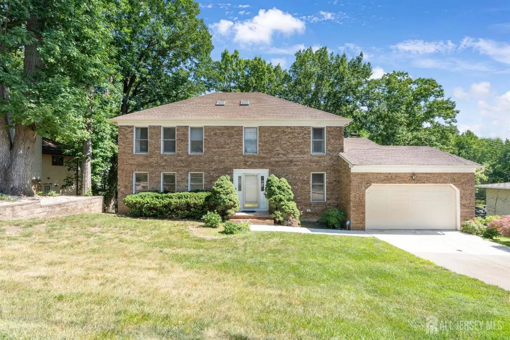 265 Edlys Lane, North Brunswick