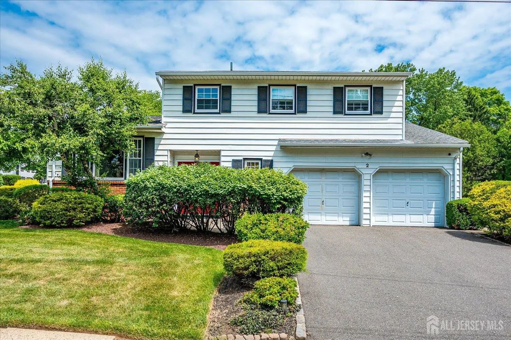 2 Eagle Road, Edison