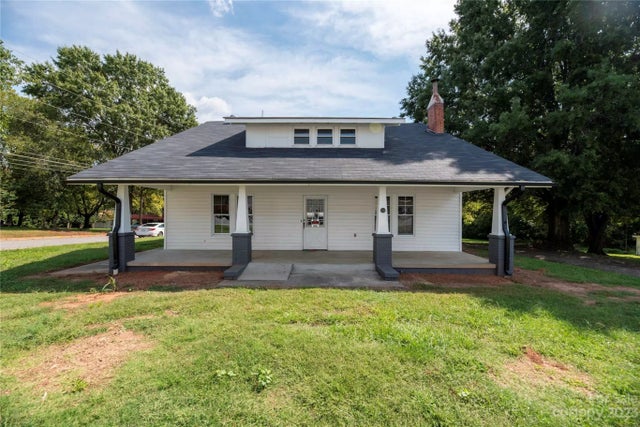 328 Miller Avenue, Statesville