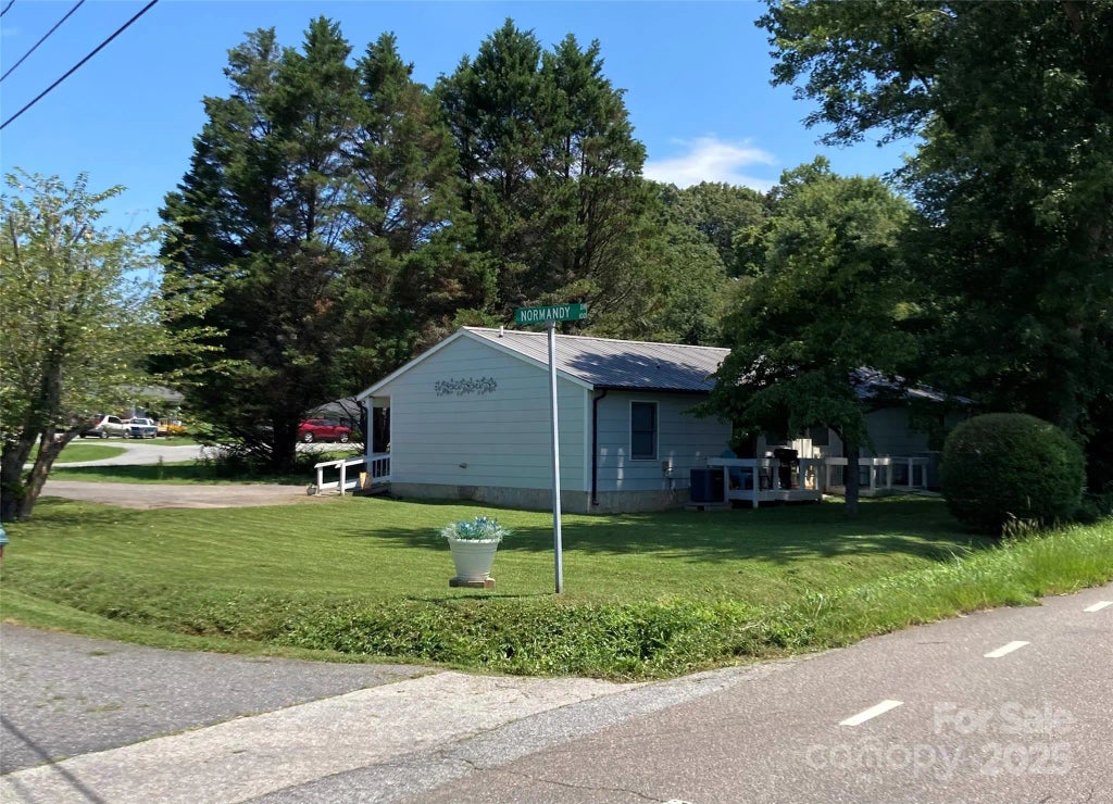 100 Normandy Drive, Morganton