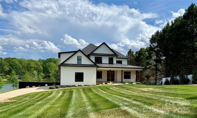 110 Emmaline Court, Troutman