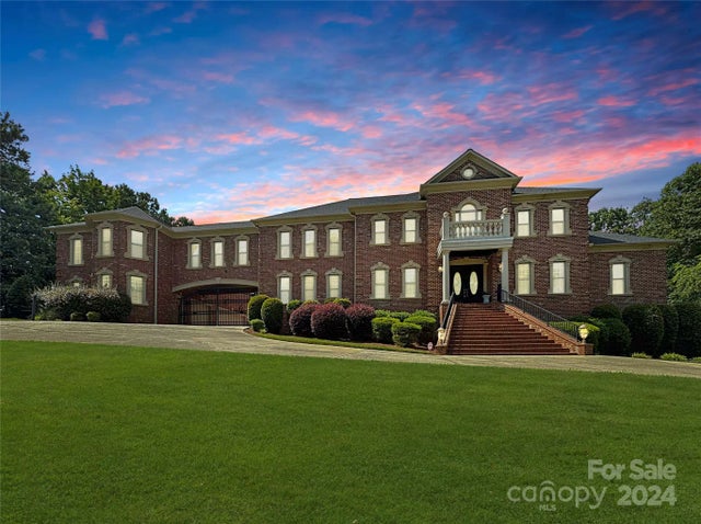 9100 Woodhall Lake Drive, Waxhaw