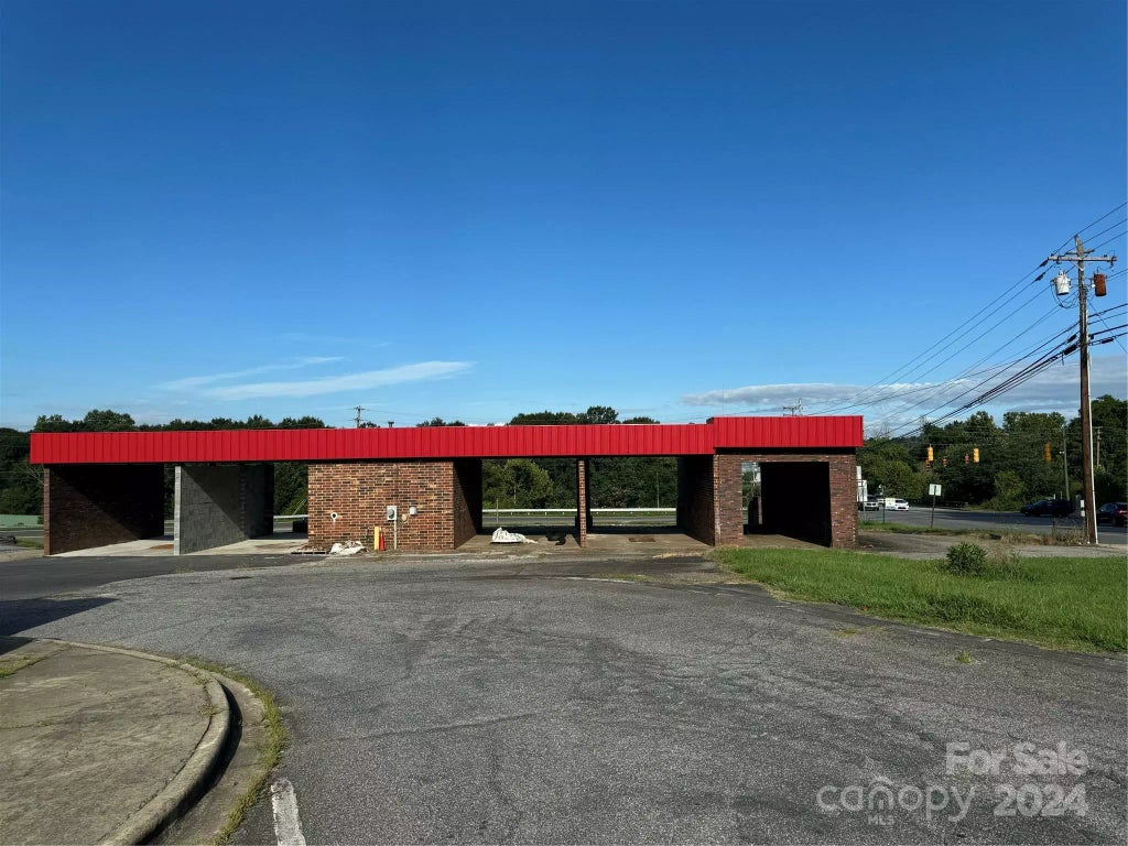 324 Sanford Drive, Morganton