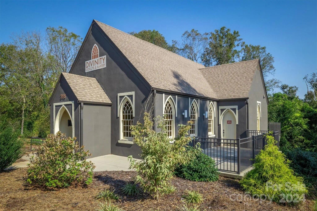 318 Bouchelle Street, Morganton