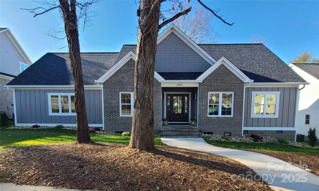 405 19th Avenue Circle Nw, Hickory