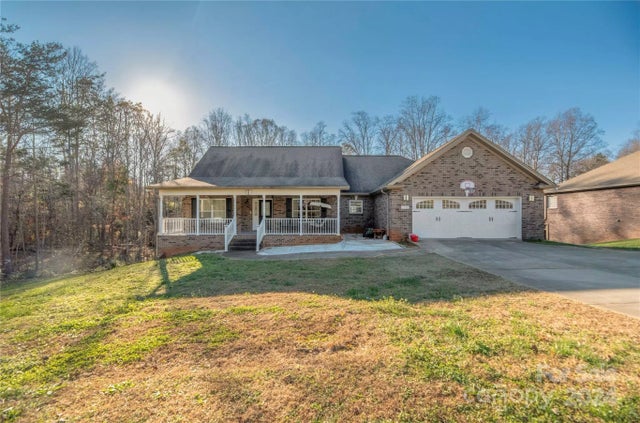 1350 Kensington Circle, Newton