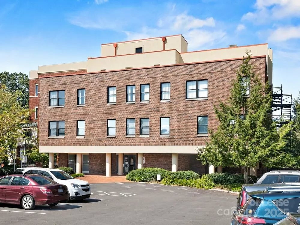 53 S French Broad Avenue 302, Asheville