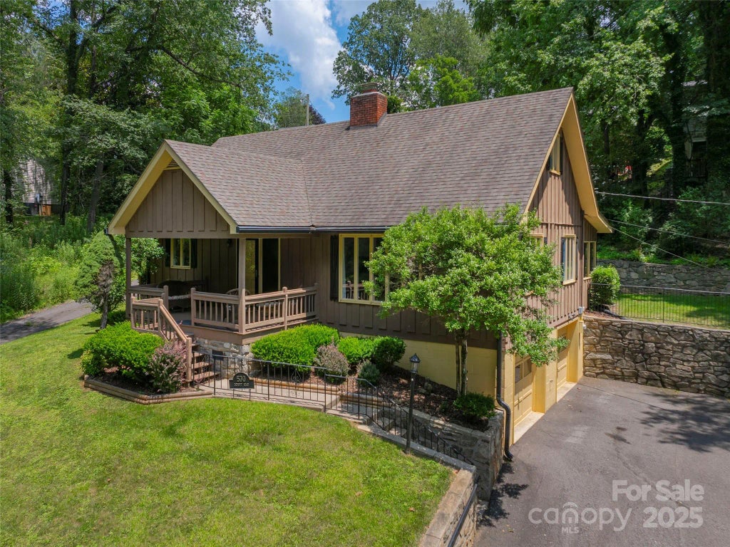 570 County Road, Waynesville
