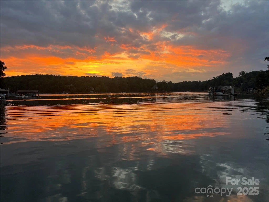 1600 Lillians Point Court 33, Morganton