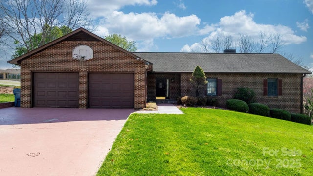 3730 Club House Drive Ne, Conover