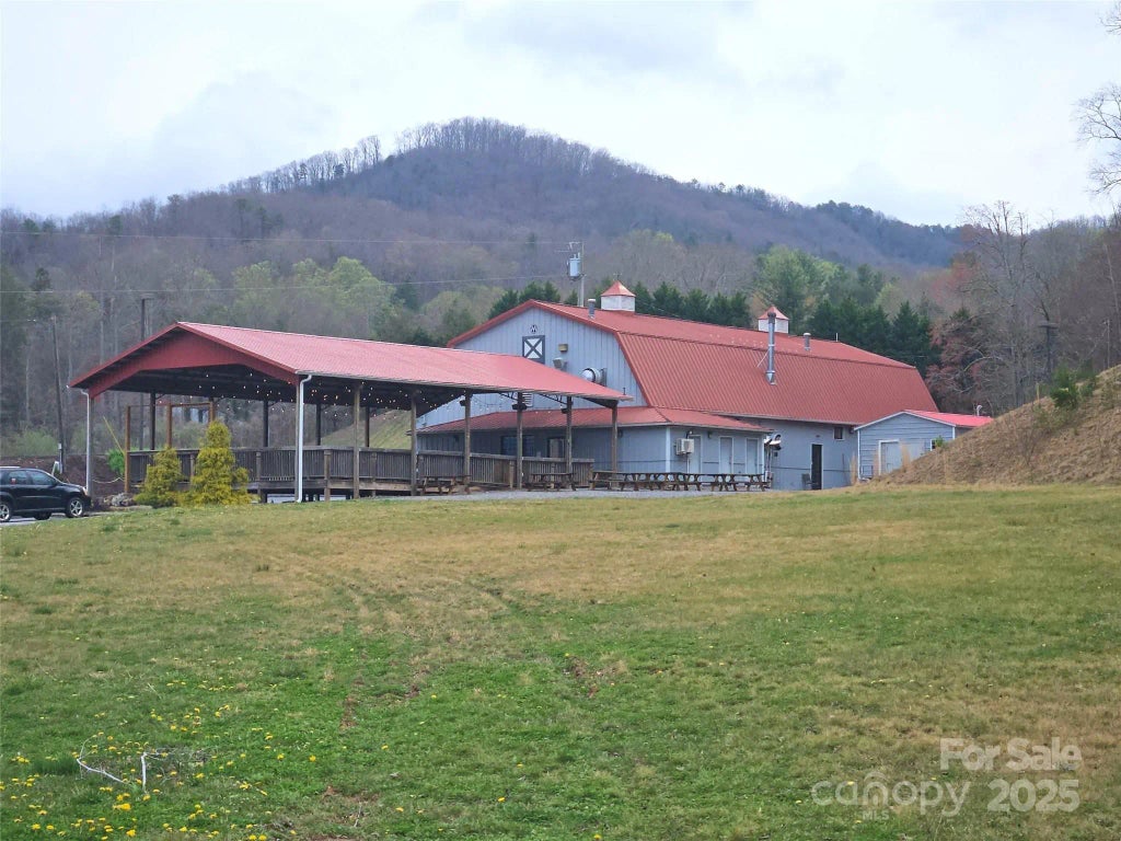 701 Nc 9 Highway, Black Mountain