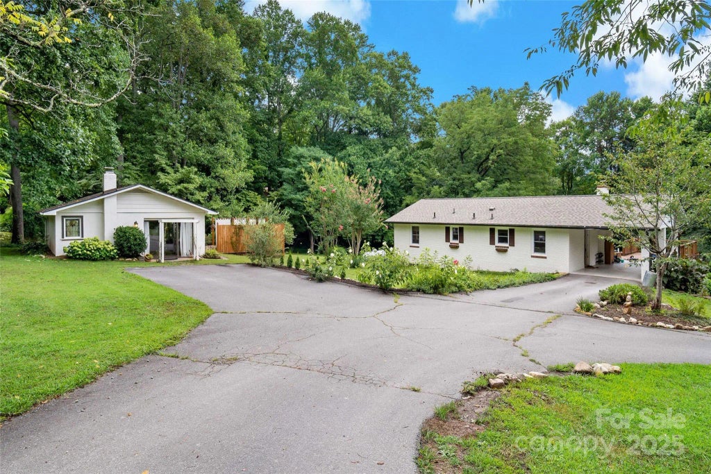 570 Brandon Road, Black Mountain