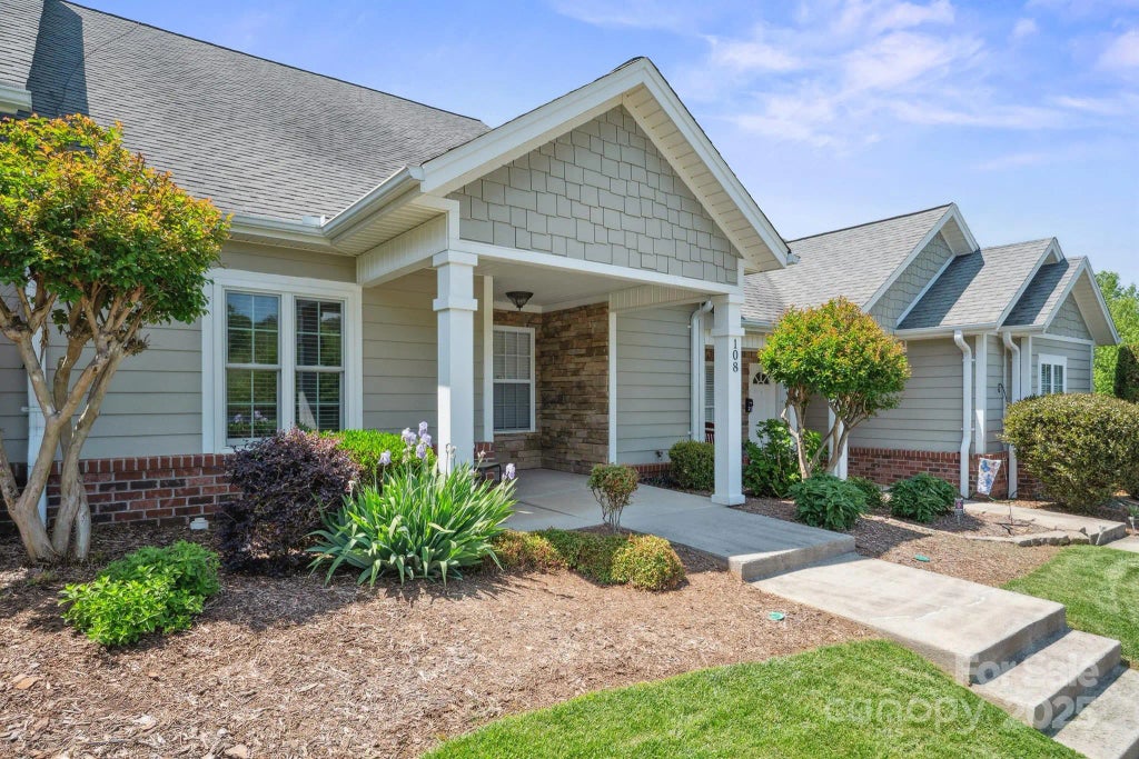 108 Ivy Court, Morganton