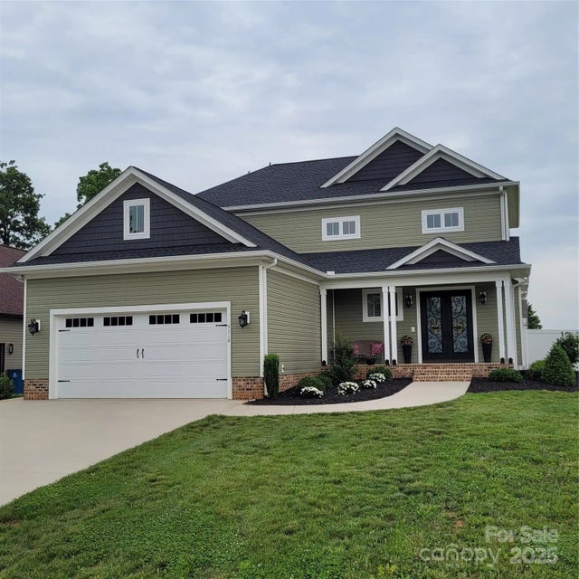 5118 Regents Park Drive, Hickory