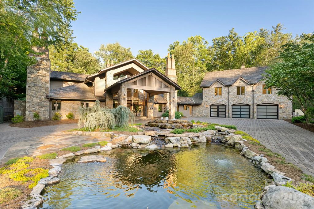 268 Holly Arbor Lane, Asheville