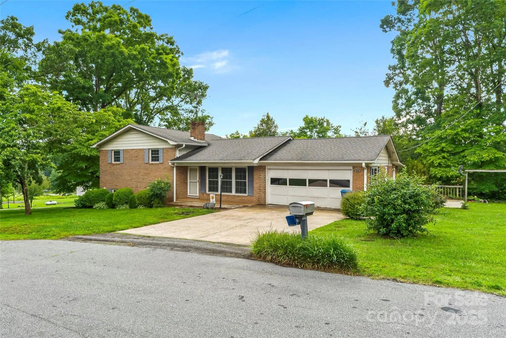 1914 Wall Street, Morganton