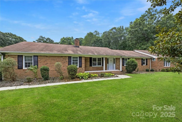 724 Catawba Circle N, Matthews