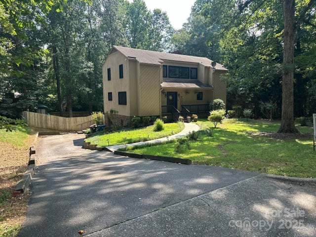 430 17th Avenue Drive Ne, Hickory