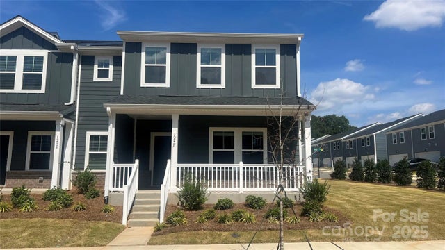 124 Utility Lane F, Mooresville