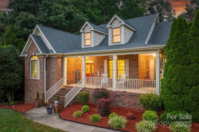 1128 Bugle Lane, Newton