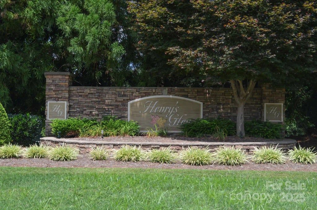 205 Henrys Glen Drive, Morganton