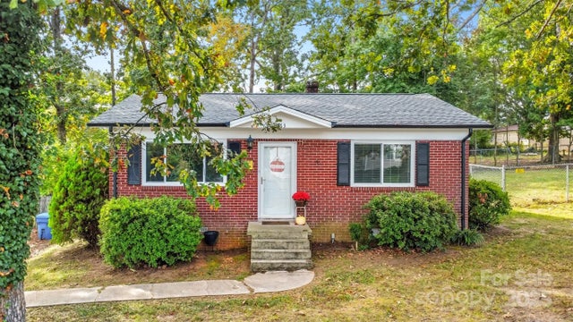 1763 1st Avenue Nw, Hickory