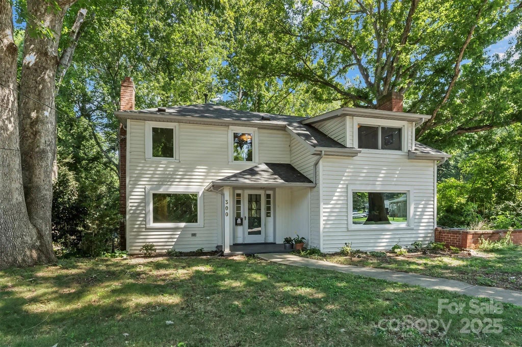 300 Patton Street, Morganton