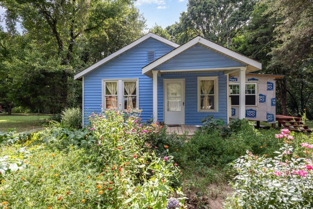 1110 Wall Street, Statesville