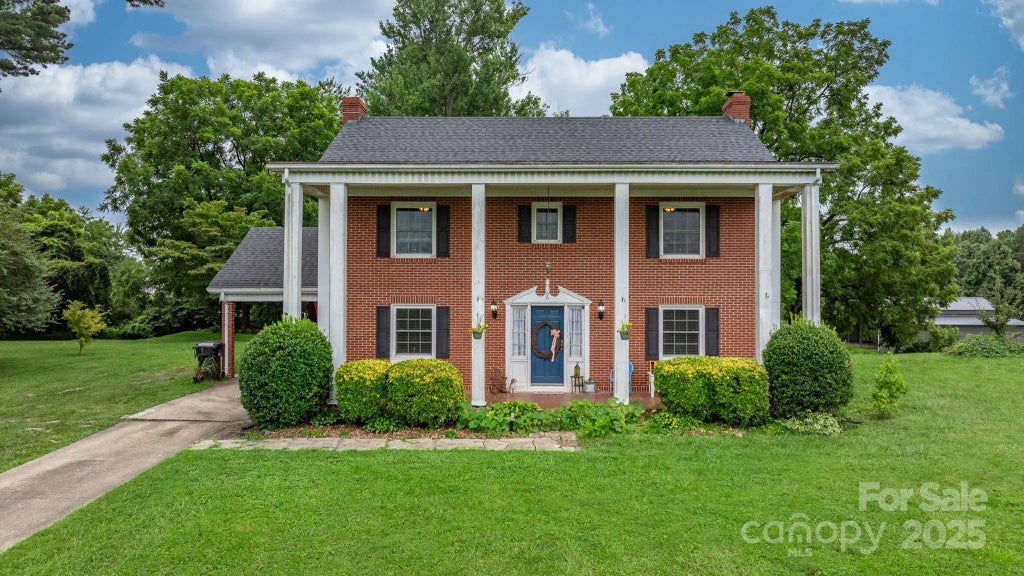 55 Hennessee Street, Morganton