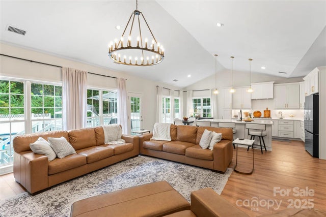 101 Peralta Circle, Mooresville