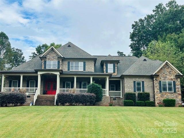 1163 Willow Creek Drive, Newton