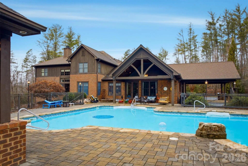 303 Constitution Drive, Morganton