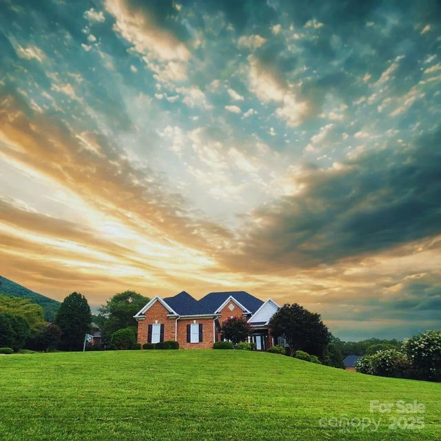 1081 Horse Rock Road, Hickory