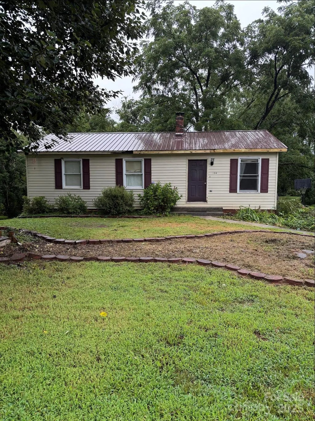 104 Whitley Road, Morganton