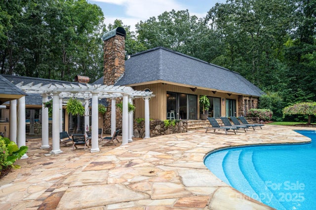 109 Saddletree Road, Lincolnton