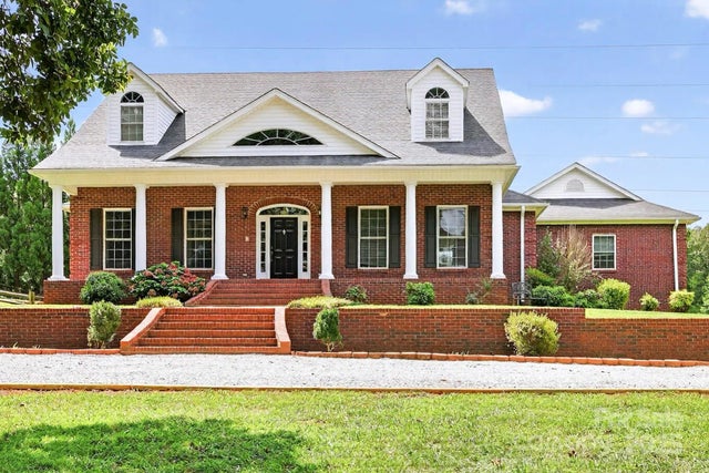 498 Johnson Dairy Road, Mooresville