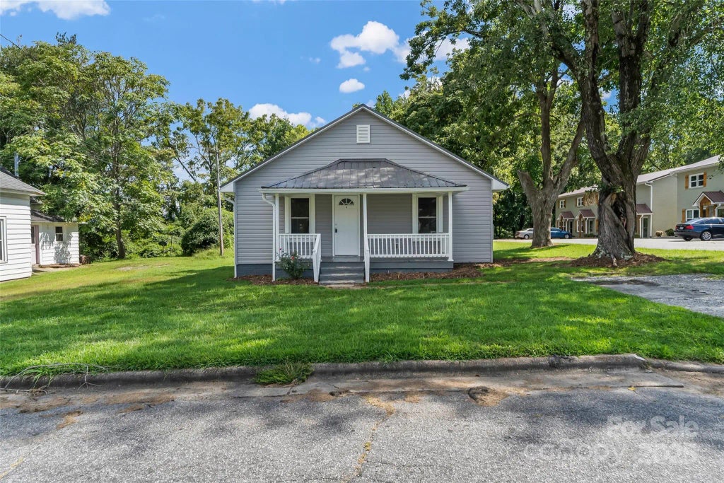 107 Rhyne Street, Morganton