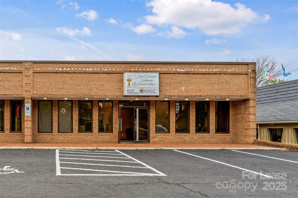 522 W Fleming Drive, Morganton