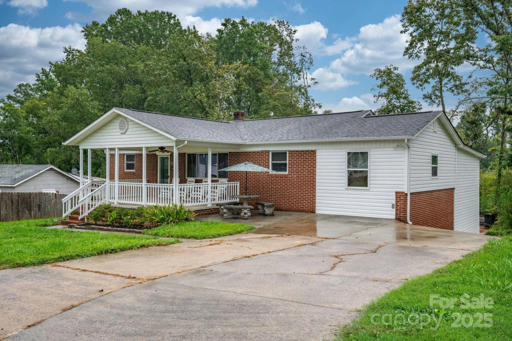 108 Logan Street, Morganton