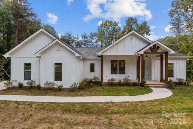 8225 Long Island Road, Catawba