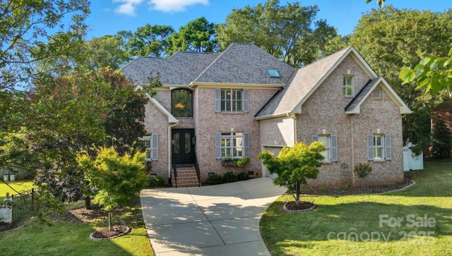 6768 Lynrose Court, Charlotte