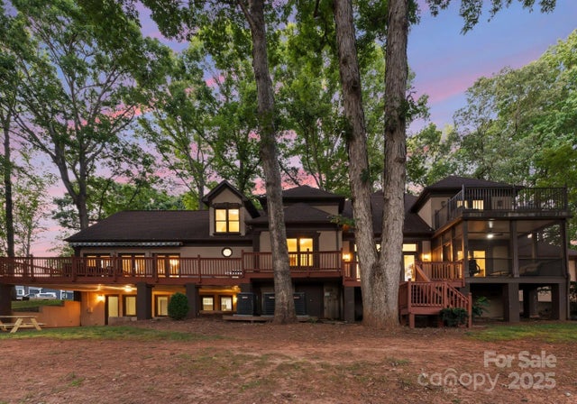 252 Greyfriars Road, Mooresville