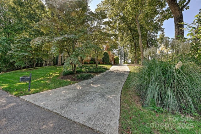 109 Sumter Drive, Mooresville
